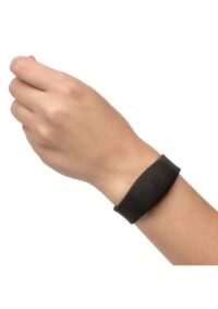stimolatore-vaginale-vibratore-wristband-remote-petite-bullet