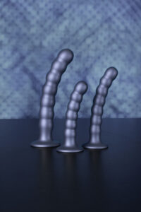 dildo-vaginale-con-ventosa-a-sfere-beaded-g-spot-dildo-65-165-cm-gun-metal