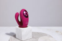 vibratore-per-slip-triple-action-vibator-with-clitoral-pulse-wave-pink